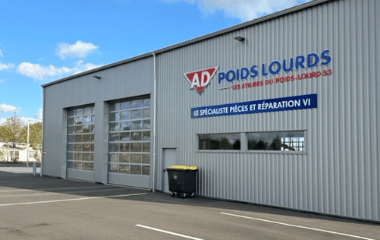 Photo bâtiment les ateliers du poids lourds